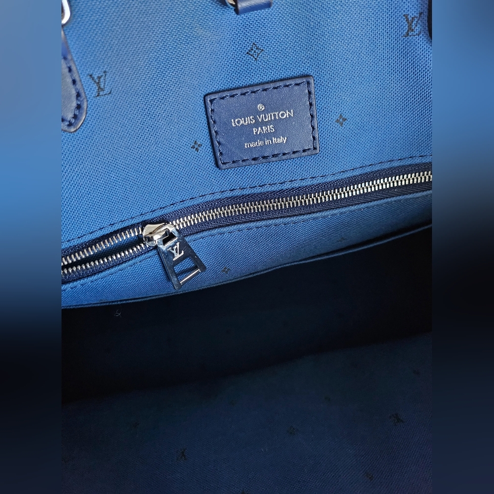 Louis Vuitton Blue Escale Limited Edition Onthego GM - Picture 10 of 15